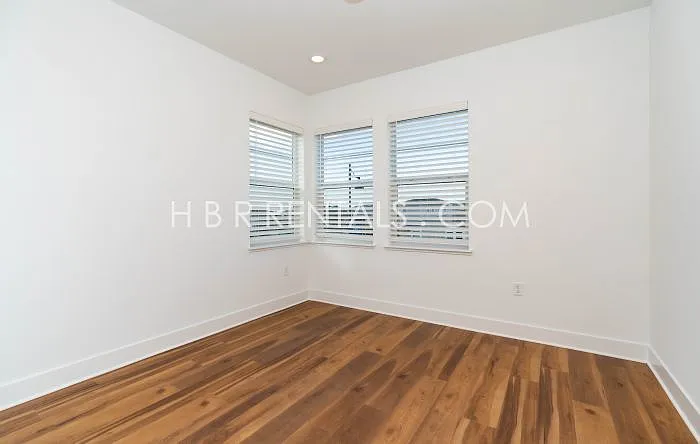 2752 Tribune St — Photo 34