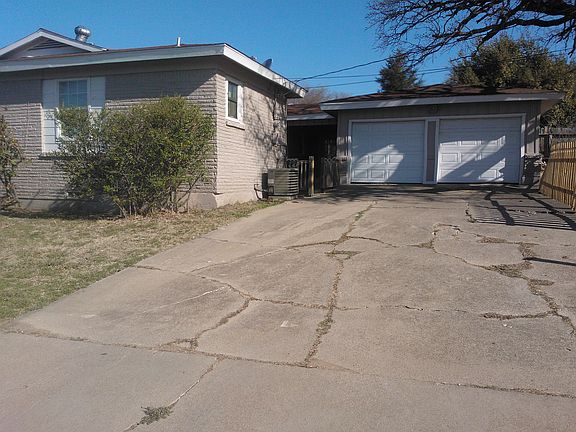 4th image of 900 Walter St