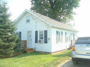 9834 Streeter Dr, Erie, MI 48133