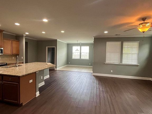 5th image of 1150 Moss Grove Dr