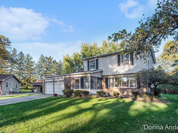2062 Britton Ct SE, Grand Rapids, MI 49546