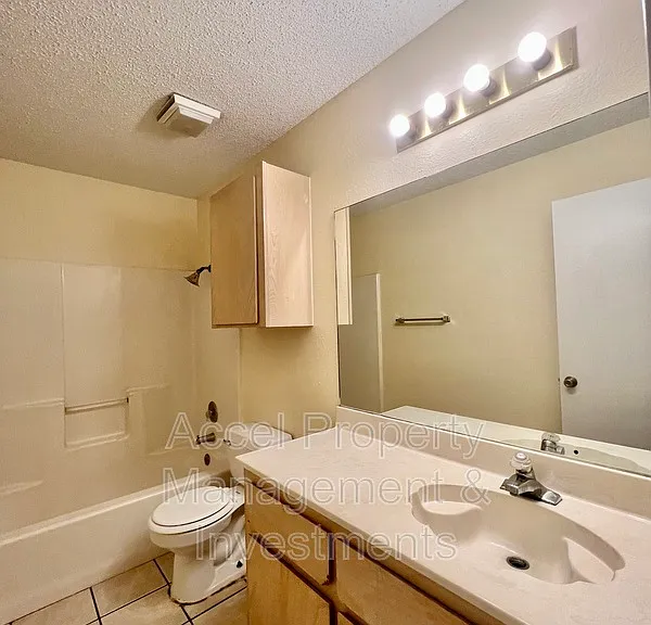 1201 W Carmen Ave #10 — Photo 5