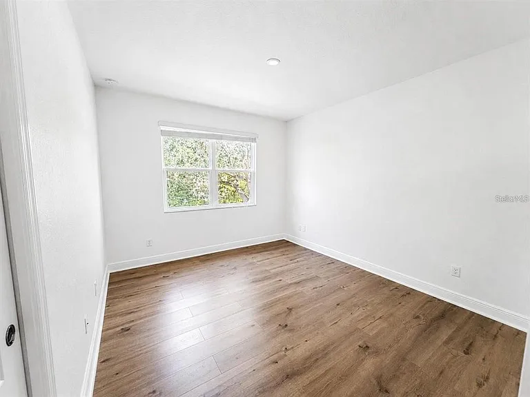 10345 Belfry Cir — Photo 14