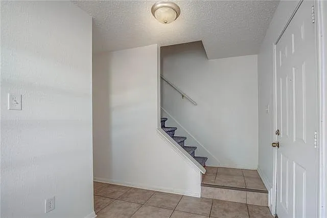Building Photo - 44 Carriage Ln #A
