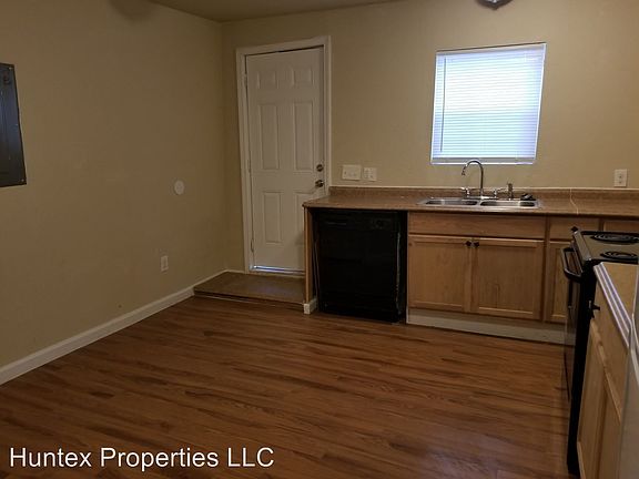 4th image of 4010 Lee St APT 3