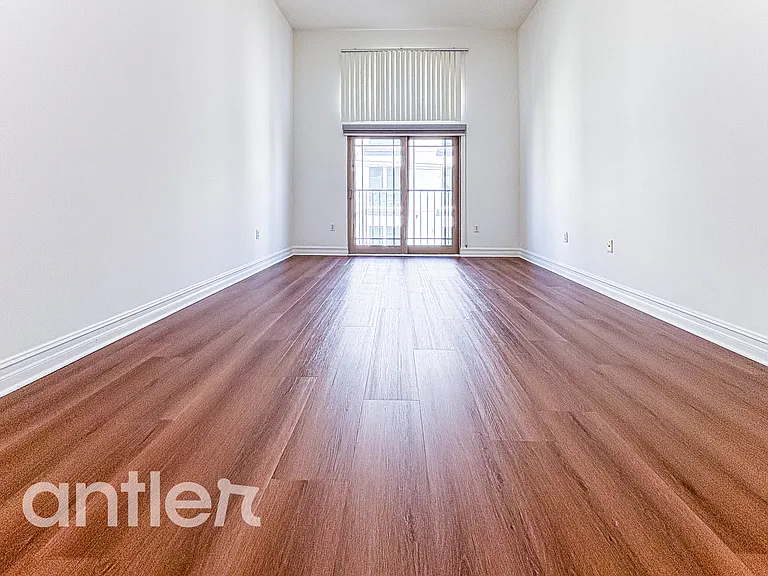 1241 S Sherbourne Dr #GPH4 — Photo 11