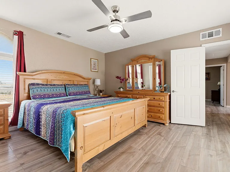 207 Goodman Ave — Photo 17