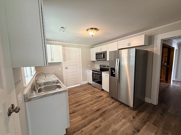 4th image of 416 W Washington St