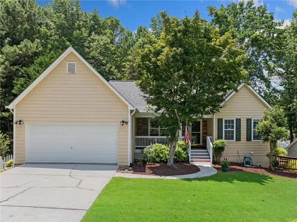 5776 Amberside Ln, Sugar Hill, GA 30518