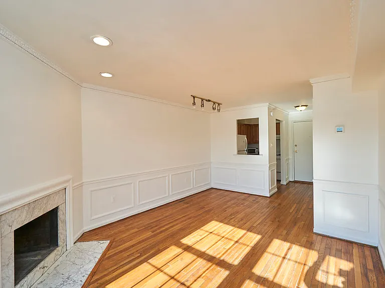 730 7th St SE #33 — Photo 3