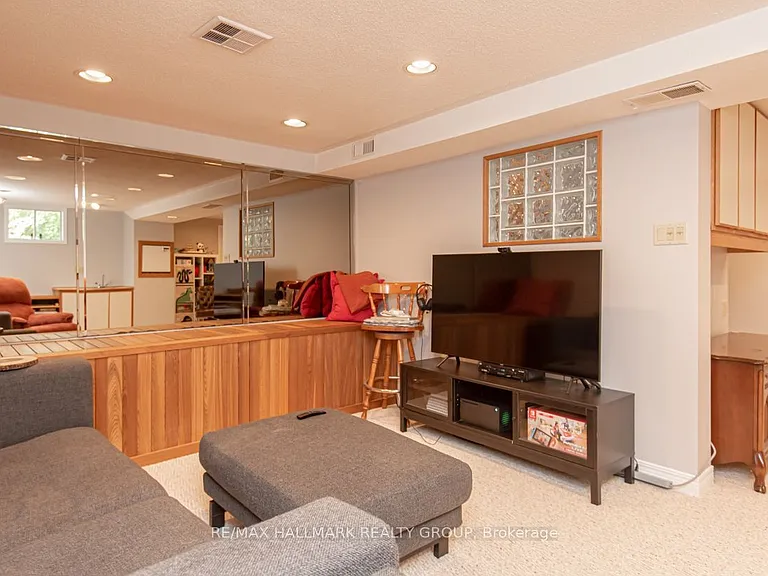 18 Hesse Cres — Photo 24