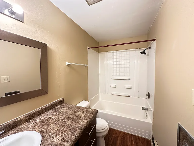 7032 W Fond Du Lac Ave #104 — Photo 14