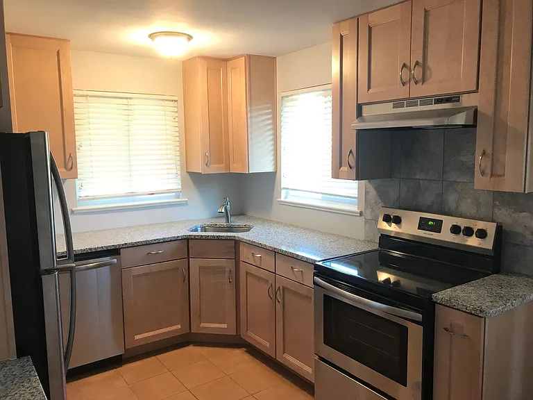 4272 Perry St — Photo 1