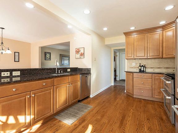 5th image of 6043 W 128th St