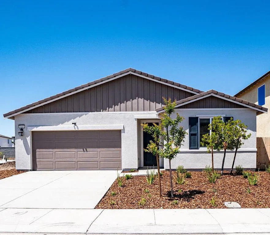 New Build 4bd 2ba Manteca — Photo 1