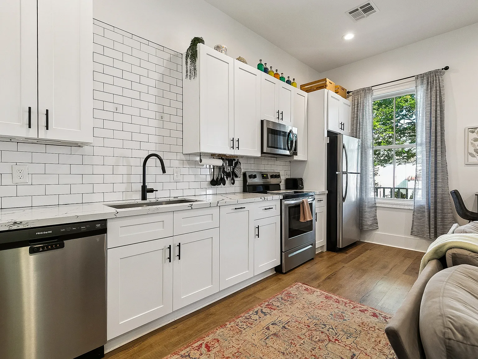 1 bed, 525 sqft, $1,700 — Photo 4