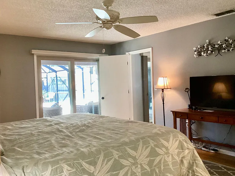 921 Cypress Wood Ln — Photo 13