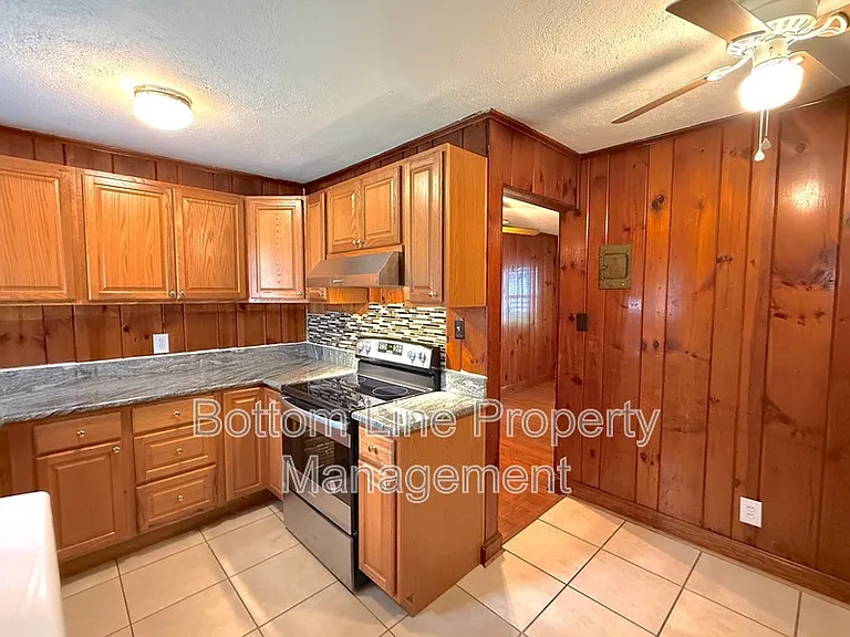 3128 Creighton Dr — Photo 6