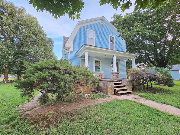 304 W 13th Ave, Garnett, KS 66032