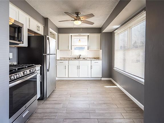 3rd image of 12904 Oak Park Blvd