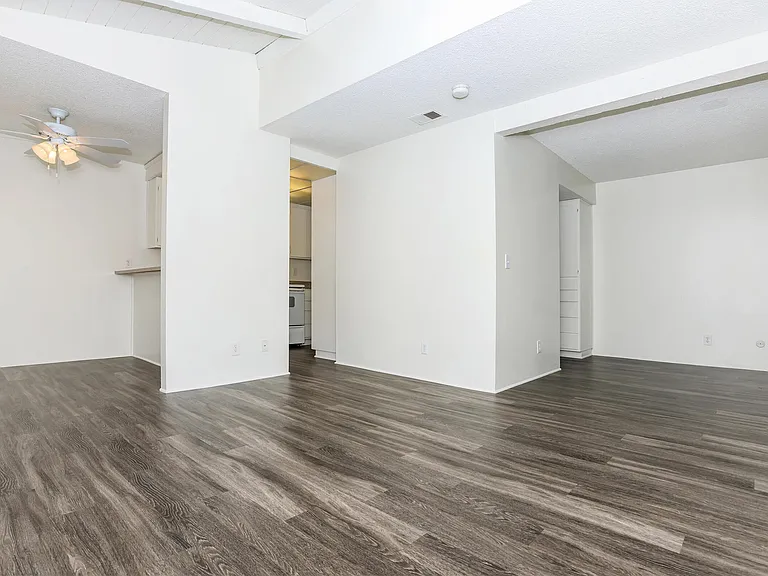 Maplewood Apartment Homes — Photo 11