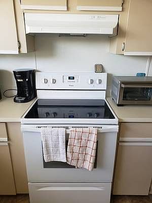 2nd image of 5 Andalusia Ln