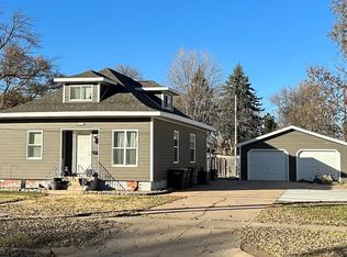 1334 W 7th St, Hastings, NE 68901