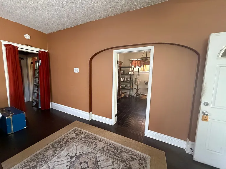 658 E Conway Ct — Photo 3