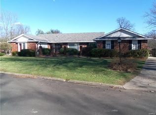 5219 Shannon Dr, Godfrey, IL 62035