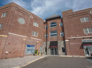 50-2K Stewart Ave, Huntington, NY 11743
