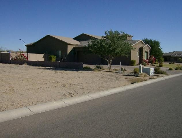 2nd image of 3904 E AUGUSTA Avenue #40