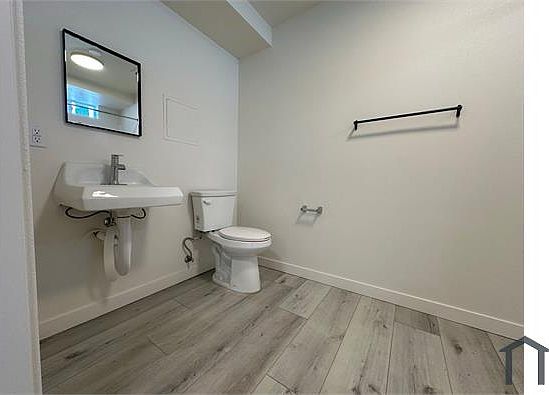 5th image of 1120 E 25th St