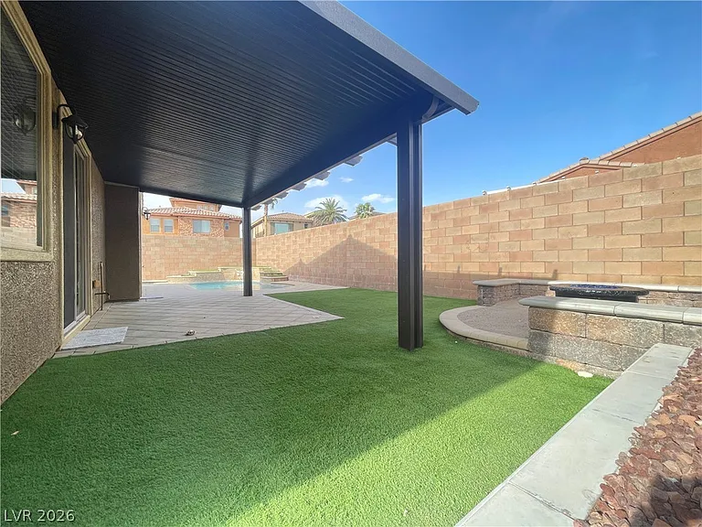 1066 Via Nandina Pl — Photo 4