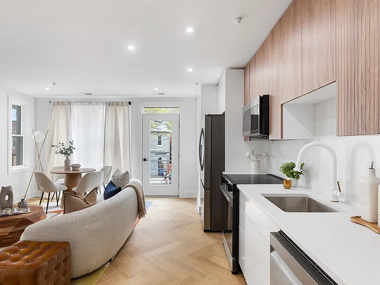 1124 Florida Ave NE #203 — Photo 7