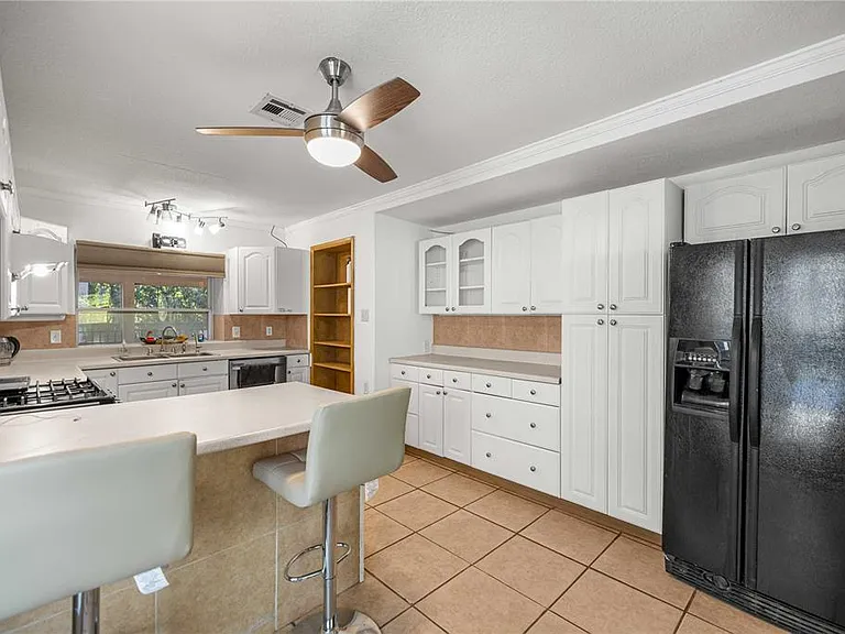 3821 SW 7th Avenue Rd — Photo 28