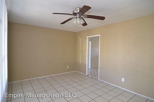 2nd image of 911 W Calle Margarita