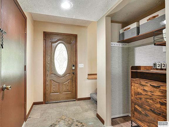 4th image of 3201 Leawood Dr