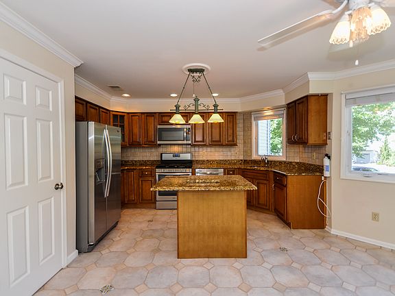 4th image of 121 Orchid Ct #12G1