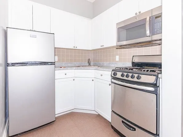 302 Harman Street image 1 of 12