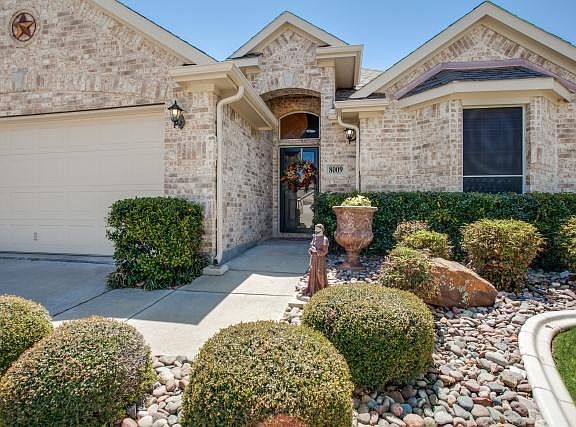 3rd image of 8009 Raven Ct