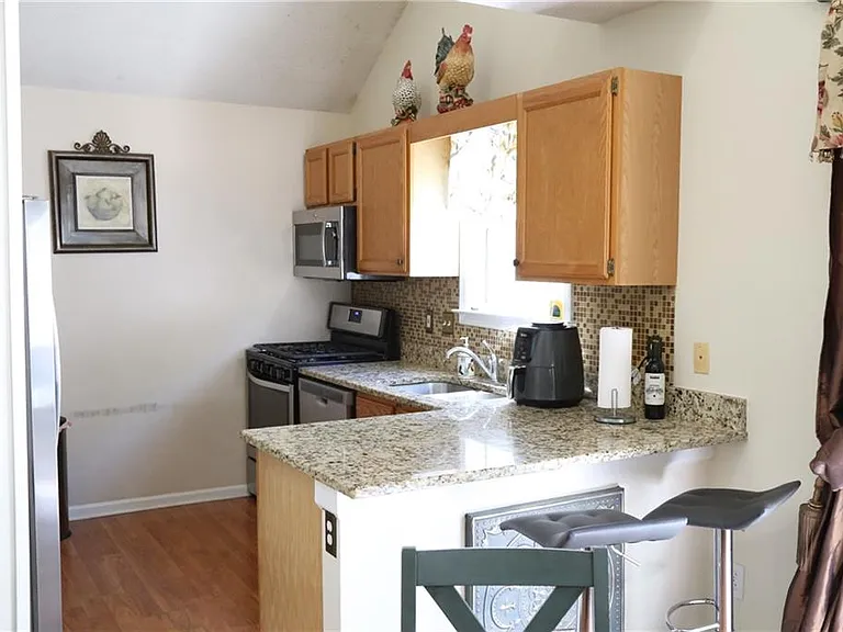 685 Crossbridge Aly — Photo 13