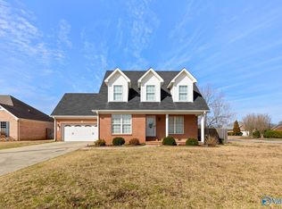 1401 Lake Pointe Dr SW, Decatur, AL 35603