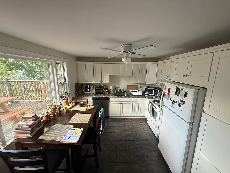 50 Vinal Ave #2