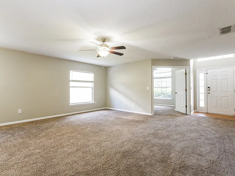 1660 Ashland Trl — Photo 4