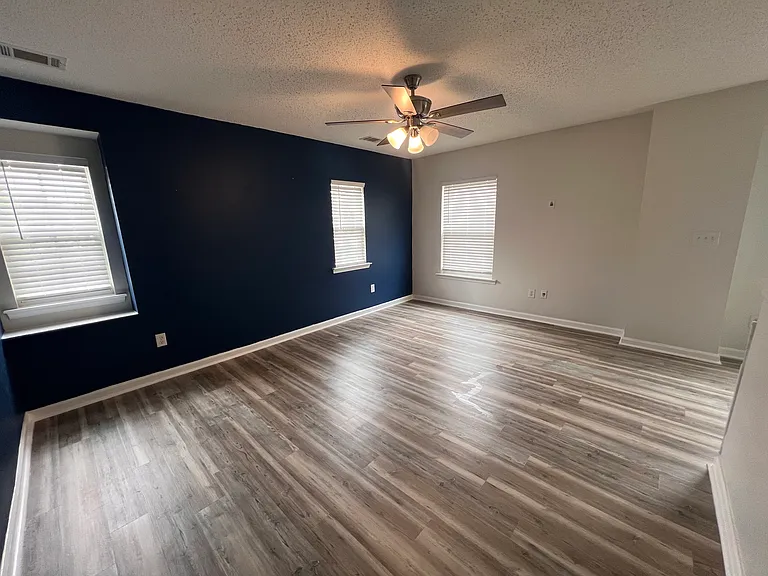 2304 Harwood Hills Ln — Photo 15