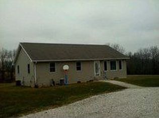 31 E 2700th St, Barry, IL 62312