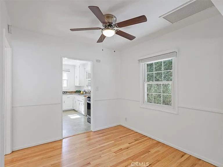 15460 Sylvan St — Photo 14