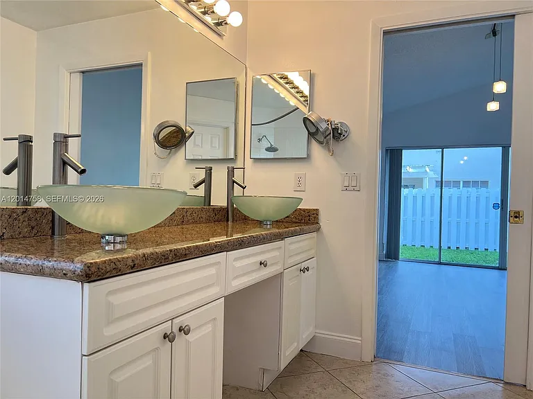 465 Somerset Way — Photo 22