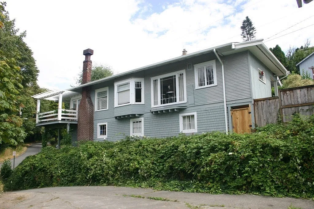 Building Photo - 406 E Ivy St