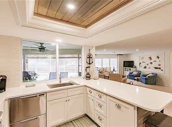 3rd image of 276 Grapewood Ct